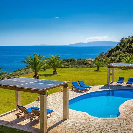 Kleismata Sleeps 8 Pool Air Con Wifi