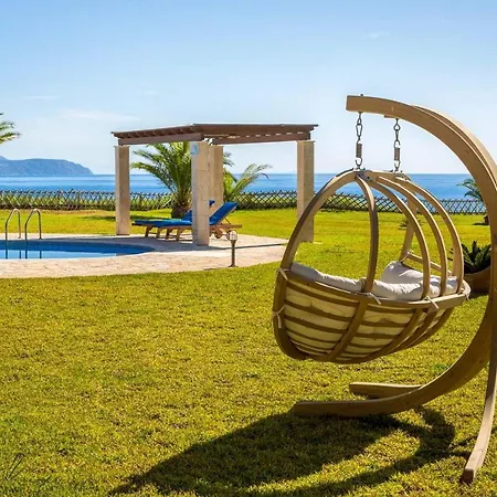 Kleismata Sleeps 8 Pool Air Con Wifi