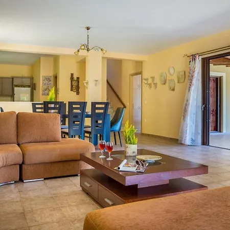 Villa Kleismata Sleeps 8 Pool Air Con Wifi *