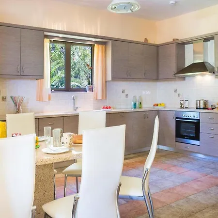 Kleismata Sleeps 8 Pool Air Con Wifi Villa *