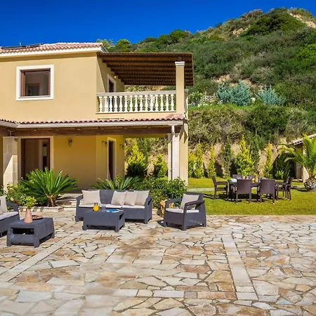 Kleismata Sleeps 8 Pool Air Con Wifi Willa
